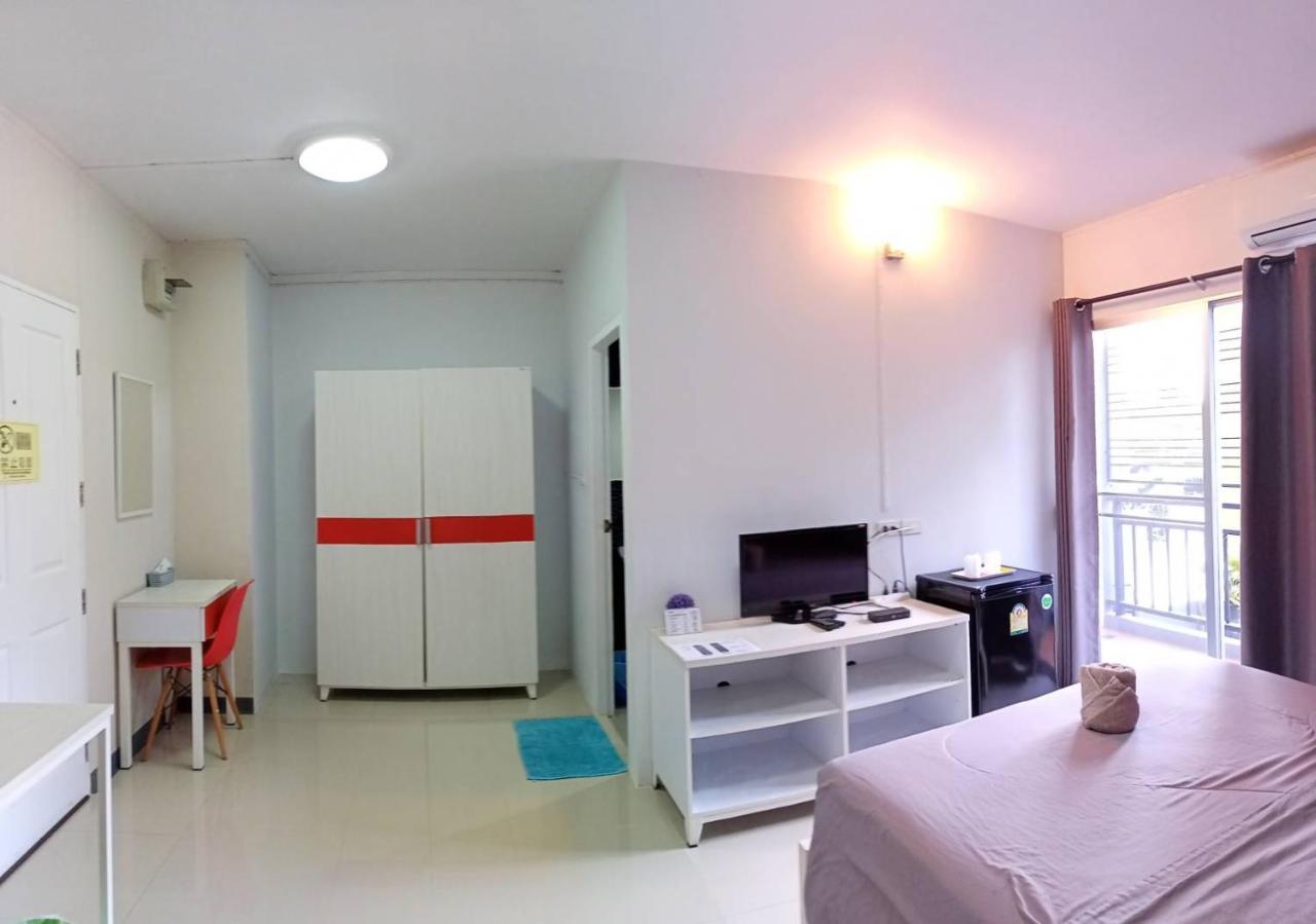 Room 9 Residence (Adults Only) Pluak Daeng Eksteriør bilde