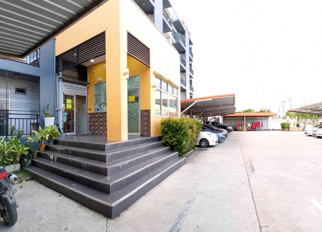 Room 9 Residence (Adults Only) Pluak Daeng Eksteriør bilde