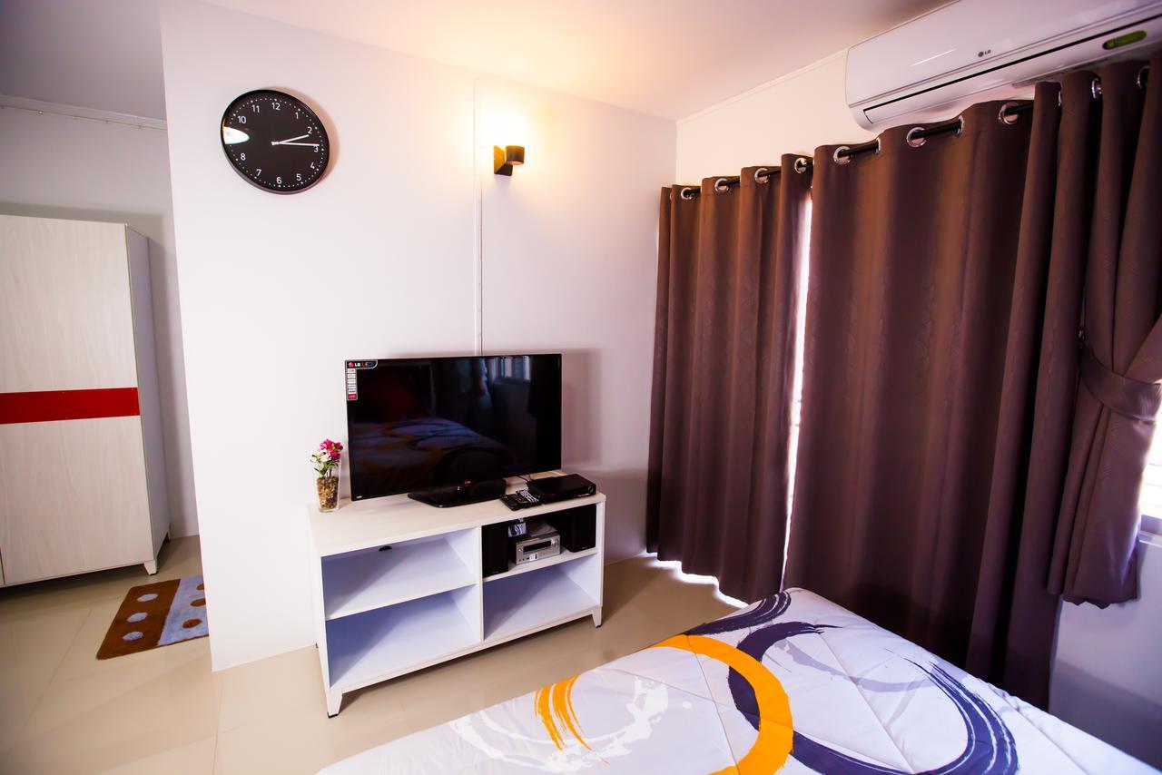 Room 9 Residence (Adults Only) Pluak Daeng Eksteriør bilde
